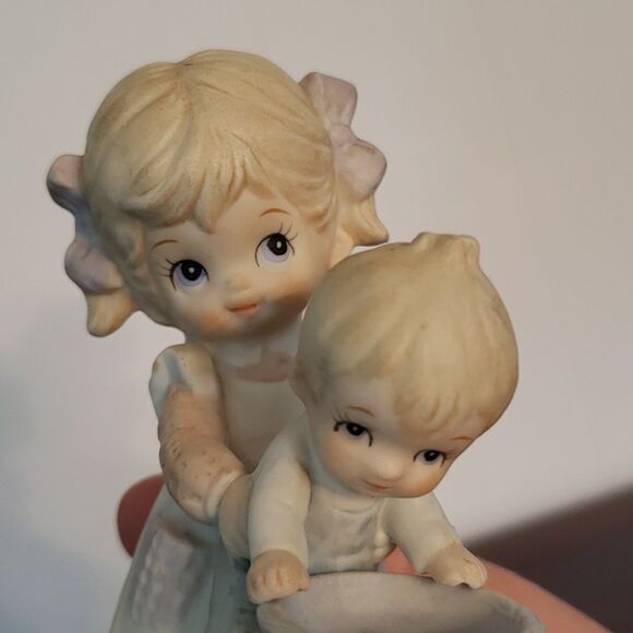 Vintage Homco Girl Holding Boy at Water Fountain Bisque Porcelain Figurine #1406 - Picture 7 of 11